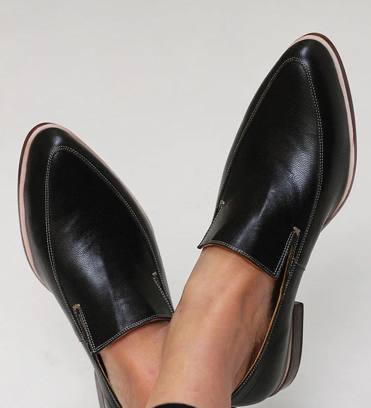 Thalia - Minimalistische mocassins - Zwart (bijna uitverkocht)