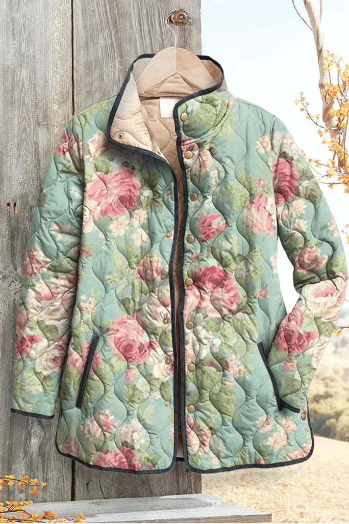Mathilde - Mintgroene gewatteerde jas met grote rozen - productfoto