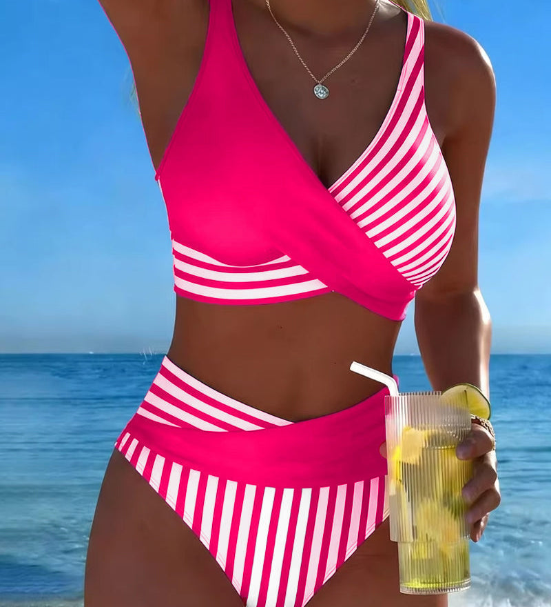 Bikini met kruisende strepen