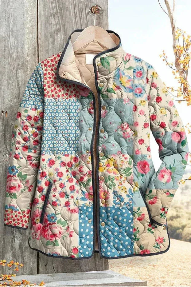 Viola - Gewatteerde patchworkjas met bloemenpatronen - productfoto