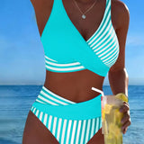 Bikini met kruisende strepen