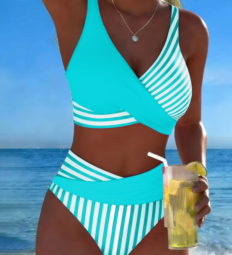 Bikini met kruisende strepen