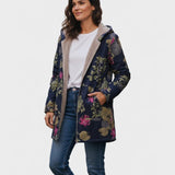 Aurora - Marineblauwe mantel met bloemenpatroon