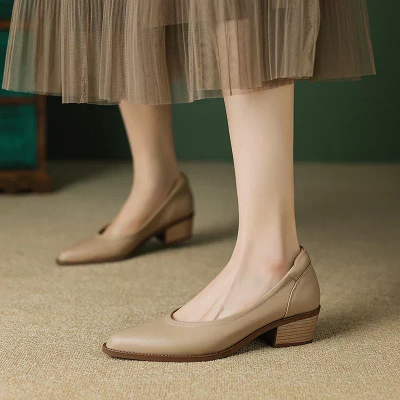 Ella - Schoenen met een middelhoge hak - Beige