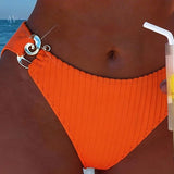 Bikini met verticale strepen en metalen gesp