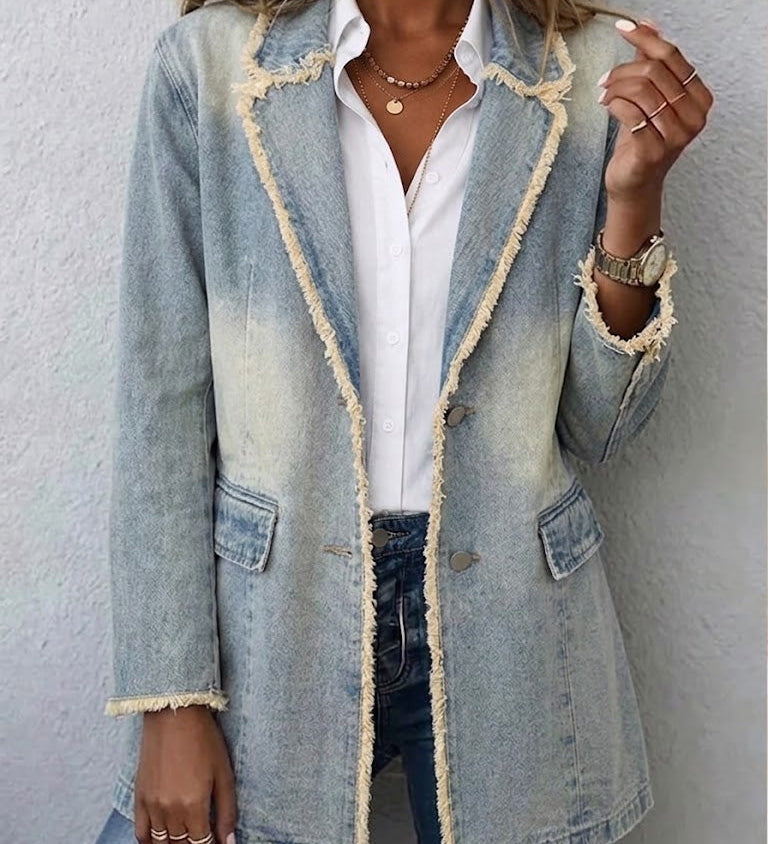 Annemieke - Oversized blazer met onafgewerkte randen - Lichtblauw